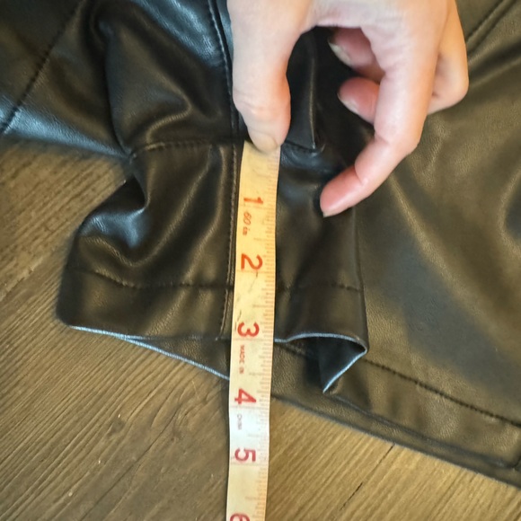 Abercrombie & Fitch Vegan Leather Pull On Shorts XS - Picture 10 of 11